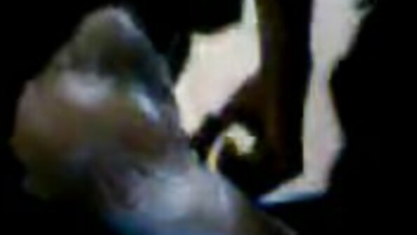 Nerdy শ্যামাঙ্গিনী ছানা একটি ফকিং চুদাচুদিভিডিও বাস্তব পর্নস্টার মত fucks